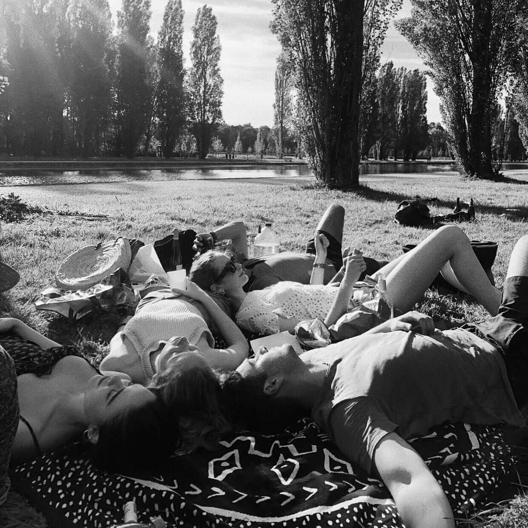 クリスティナ・バザンのインスタグラム：「Sunday Bliss 🌞」