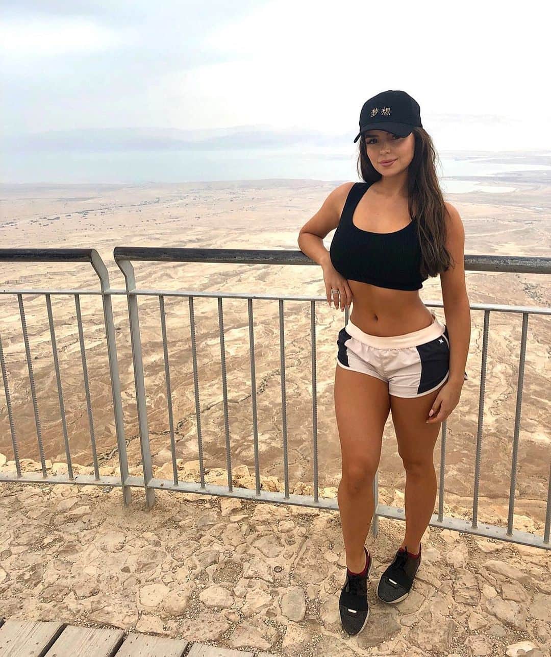 デミ・ローズさんのインスタグラム写真 - (デミ・ローズInstagram)「One of my number one favourite things to do is travel and explore. Here I did the Masada hike. Masada is south of the Dead Sea. It is famous for a mighty fortress largely built by King Herod the Great. The view from up top was breathtaking! This was my second hike, my first was Lions Head in Cape Town. What’s your favourite hike?」6月3日 5時10分 - demirose
