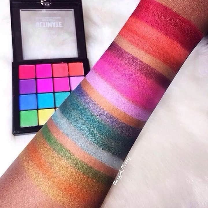 NYX Cosmeticsさんのインスタグラム写真 - (NYX CosmeticsInstagram)「Happy #SwatchSunday 🎨 @roxygirl_makeup swatches our best-selling Ultimate Shadow Palette in 'Brights' 🌈 Which shade would you hit pan on first?! 🤔 || #nyxcosmetics #nyxprofessionalmakeup #crueltyfreebeauty #proudartistryforall」6月3日 5時59分 - nyxcosmetics