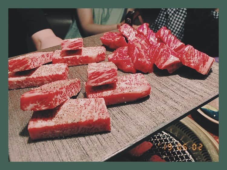 太田夢莉さんのインスタグラム写真 - (太田夢莉Instagram)「Queentet 初打ち上げ 肉を堪能しました…… 🥩」6月3日 5時57分 - yustagram12