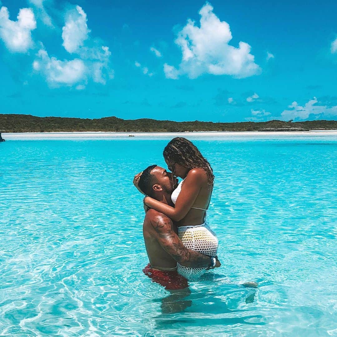 ルベン・ヴェソのインスタグラム：「from paradise with love ❤️」
