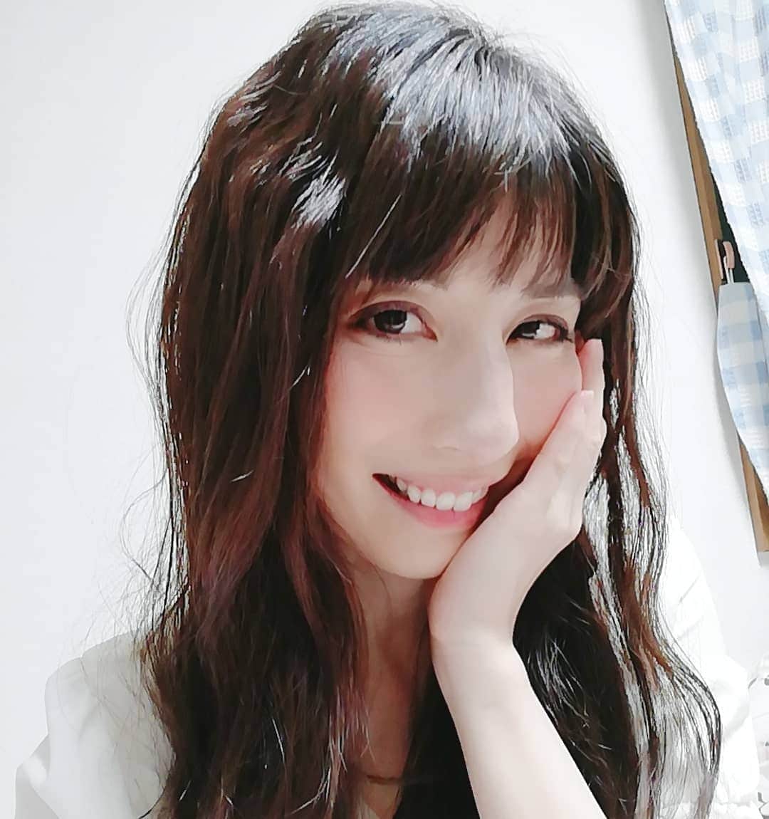 千種ゆり子さんのインスタグラム写真 - (千種ゆり子Instagram)「本日発売の「週刊ポスト」に、私のグラビアなるものが掲載されています！！ . 普段とは一味違った私が見られますよ😍 . 是非GETしてください😘 . ちなみにグラビアとはかつての印刷方法から来た言葉 . 水着写真のことではございません。。笑 . 私の場合水着よりも空手着？笑 . 【6/3千種ゆり子の空てんき】 . #週刊ポスト #グラビア #千種ゆり子 #雑誌 #本日発売 #小学館」6月3日 6時14分 - chikusa_yuriko