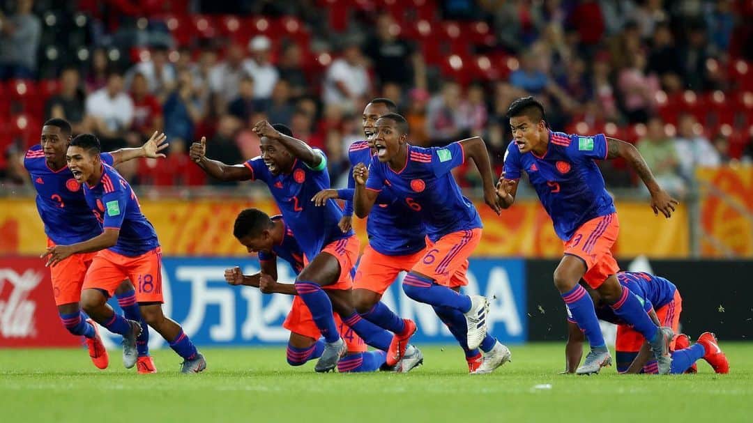 サッカー コロンビア代表チームのインスタグラム：「¡CLASIFICADOS A CUARTOS! ORGULLOSOS DE NUESTRA SELECCIÓN. VAMOS COLOMBIA 🇨🇴👊🏼」