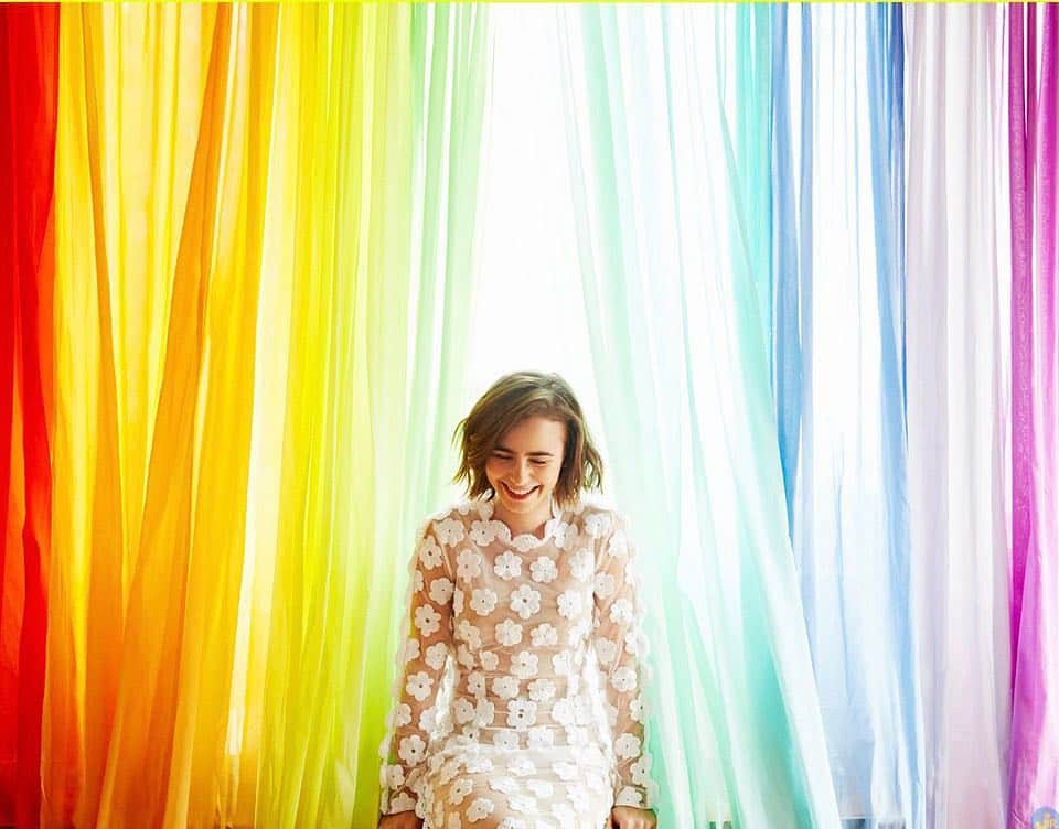 リリー・コリンズさんのインスタグラム写真 - (リリー・コリンズInstagram)「Kicking off @pride month. Happy June!...」6月3日 6時30分 - lilyjcollins