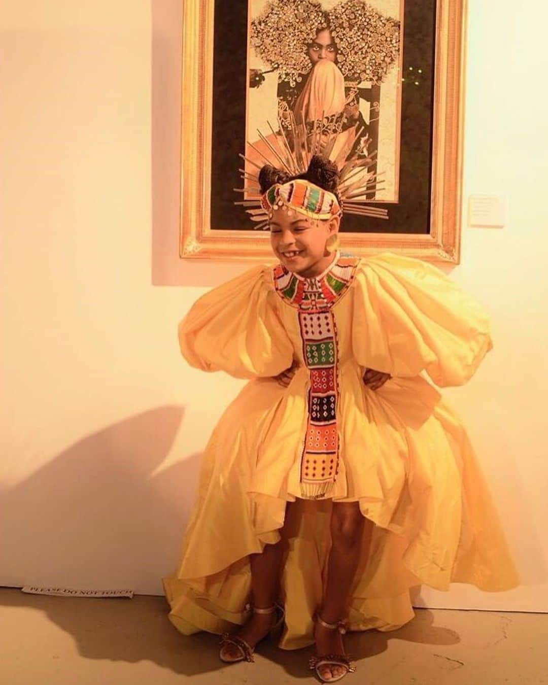 Just Jaredさんのインスタグラム写真 - (Just JaredInstagram)「@beyonce channels #TheLionKing with her daughter #BlueIvy at the 2019 #WearableArtGala! #Beyonce Photos: @beyonce」6月3日 6時44分 - justjared