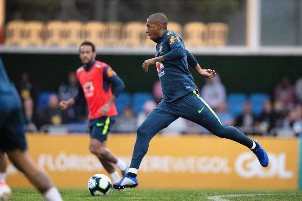 フェルナンジーニョさんのインスタグラム写真 - (フェルナンジーニョInstagram)「⚽️🏃🏾‍♂️」6月3日 6時54分 - fernandinho