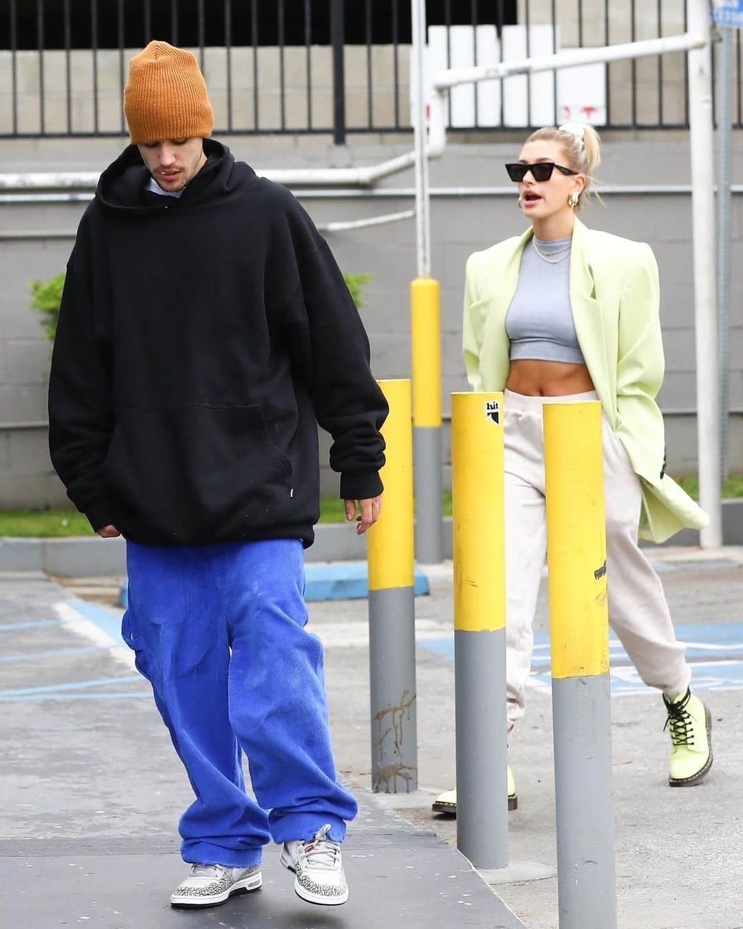 Just Jaredさんのインスタグラム写真 - (Just JaredInstagram)「@justinbieber and @haileybieber stop by a gas station for a quick pit stop. #JustinBieber #HaileyBieber Photos: BackGrid」6月3日 7時24分 - justjared