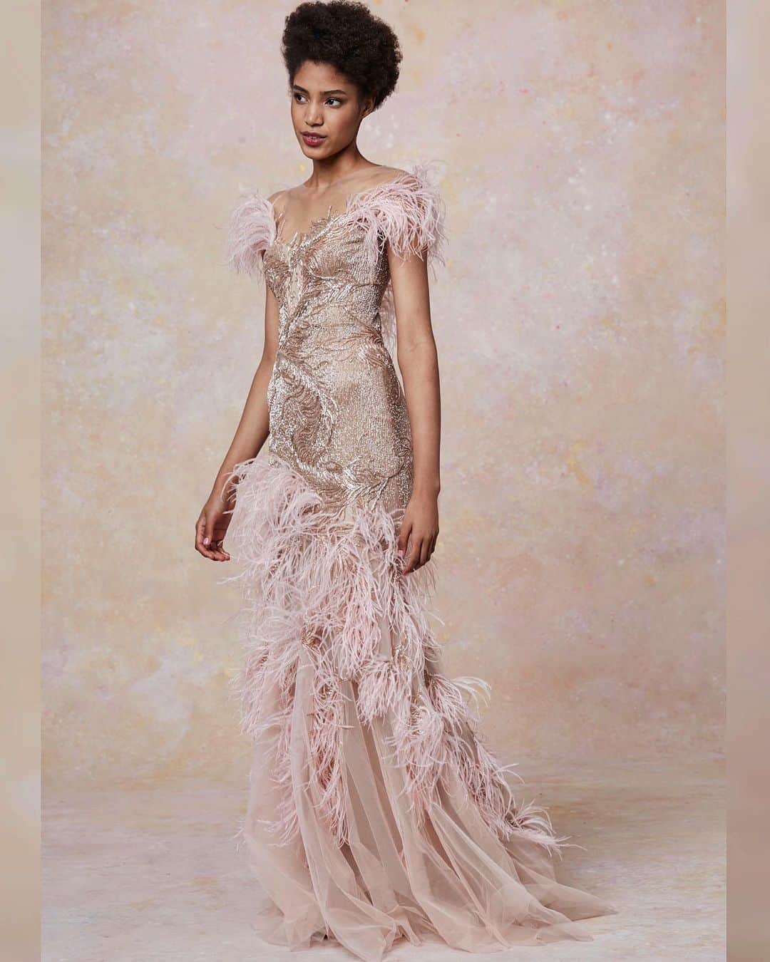 Marchesaさんのインスタグラム写真 - (MarchesaInstagram)「Look 6 from the Resort 2019 Marchesa collection features an off-the-shoulder fit and flare bugle bead tulle gown with embroidered feathers. #marchesa #re19marchesa」6月3日 8時02分 - marchesafashion