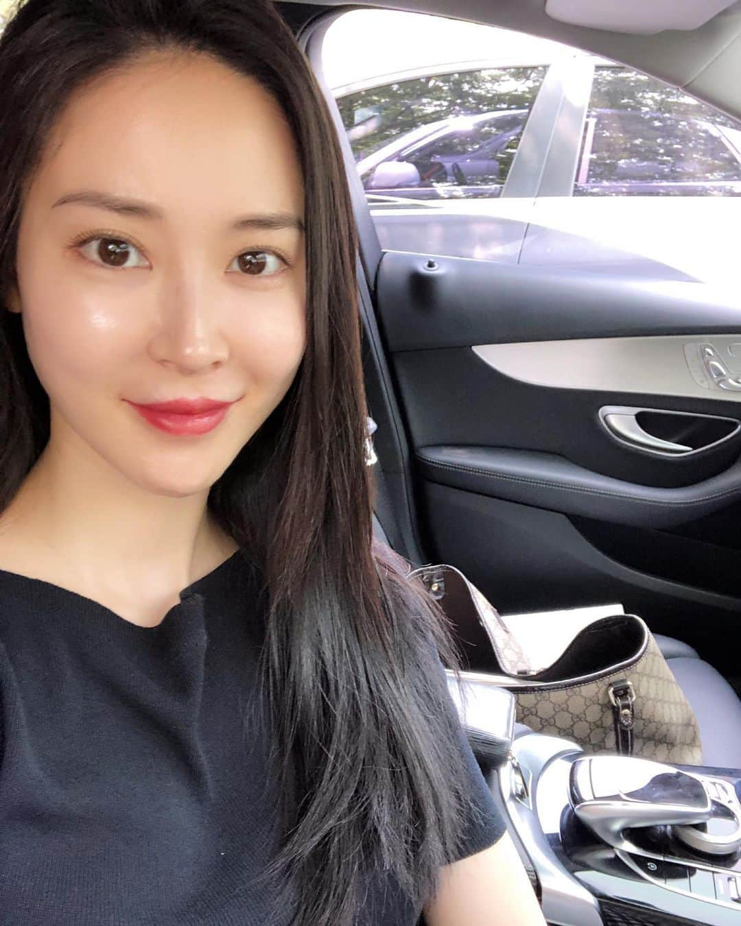 イセムのインスタグラム：「아침일찍이 혼자 어디에가나🏎」