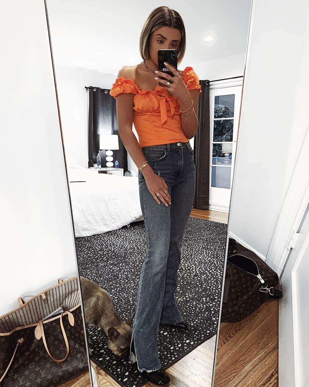 Lauren Elizabethのインスタグラム：「My dog is out of control plz swipe 🖤🧡 Neon and Flares approved by Nugget clearly」