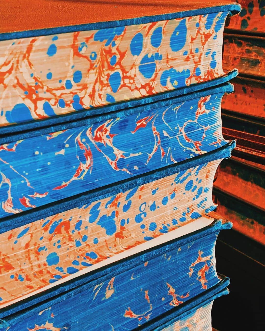 Paul Octaviousのインスタグラム：「Marbled book edges from the 1940s 😍 found at @scoutdesign #bookporn #marble #books」