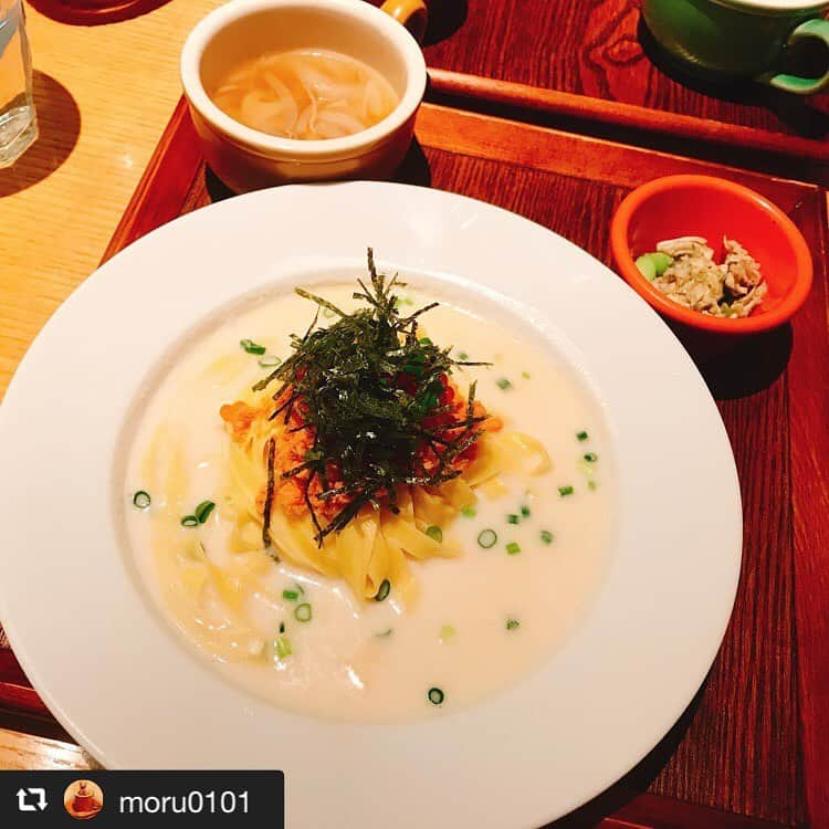 ハレノヒのインスタグラム：「#repost @moru0101 via @PhotoAroundApp  スープパスタ🍝 #いくら #サーモン #スープ #パスタ  #スープパスタ #海苔 #イタリアン  #新宿カフェ #新宿グルメ #新宿  #ルミネエスト新宿 #るハレノヒ  #ハレノヒ #ルミネ #東京 #グルメ  #おしゃれ #おしゃれカフェ  #ランチ #食べる  #食べ歩き #食べ物グラム #麺  #オシャレ #ランチ巡り #都内 #外出 #外食 @moru0101様 ご来店ありがとうございます😊お写真も嬉しいです♪」