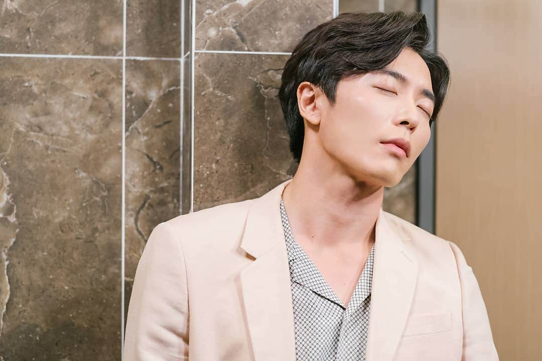 Just a girlさんのインスタグラム写真 - (Just a girlInstagram)「Kim Jae Wook @jaeuck.kim “Her Private Life” Drama Set Behind-the-Scene 💙 . . . . . . . . #김재욱 #KimJaeWook #그녀의사생활#GeunyeoeuiSasaenghwal #HerPrivateLife#kdrama #koreanactor #koreandrama#koreanboy#맞팔 #셀스타그램 #셀카 #얼스타그램 #데일리 #선팔 #인스타그램  #l4l #f4f  #like4like #ootd  #おしゃれ #オシャレ #いいね返し #フォロー #韓国人 #韓国 #セルカ #自撮り #ファッション #フォロー」6月3日 8時37分 - cecithegirl