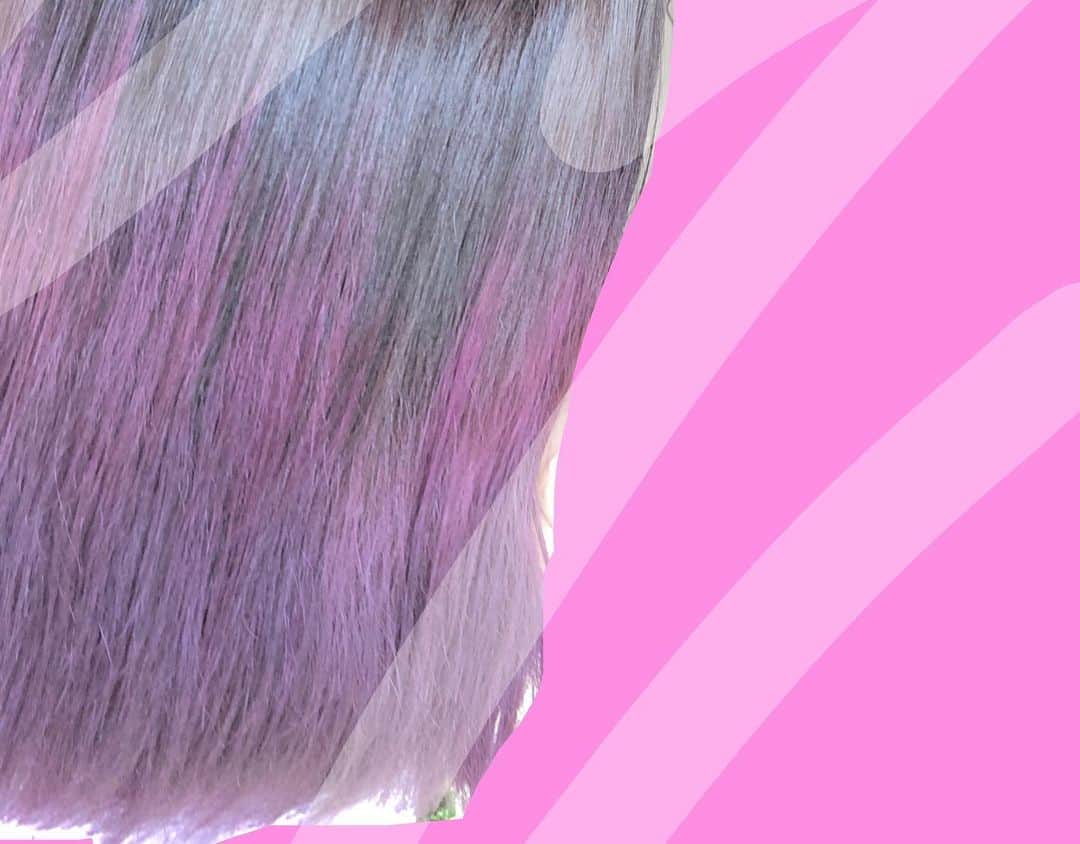 えっちゃんさんのインスタグラム写真 - (えっちゃんInstagram)「P'sでヘアカラーと顔まわり矯正と4ステップトリートメントしてもらった🥰 紫ヘアー5ヶ月くらいしてたかな？そんなに？今回はピンクヘアー！写真より可愛い感じ！ たけうちさんいつもありがとうございます🌟 トリートメントがかなり良かったよ💓ベタつかない、ツヤツヤ、サラサラ！  #ヘアカラー #ピンクカラー #グラデーションカラー #グラデーションカラーピンク  #ニューヘアーカラー」6月3日 9時03分 - ecchan_bom2