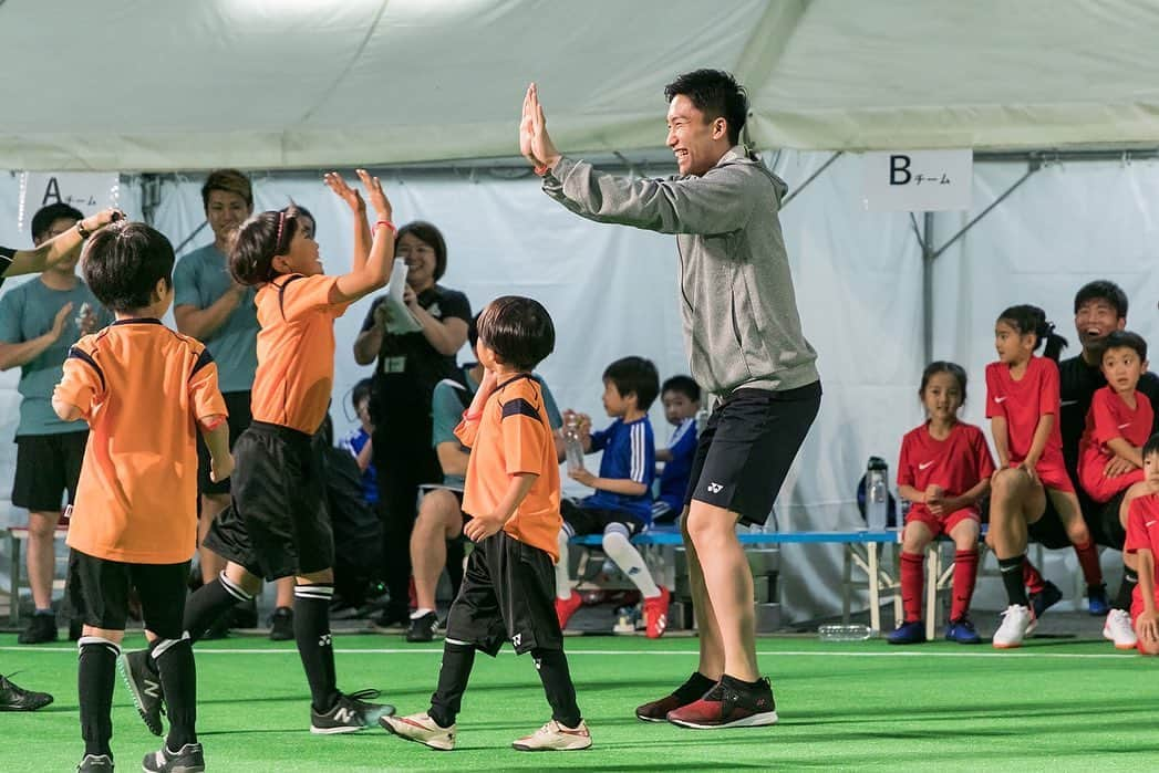 桃田賢斗さんのインスタグラム写真 - (桃田賢斗Instagram)「自分のスキルアップの為、スポーツ選手として自分が出来る事を考え、人間としても成長する為。共に活動をしたいと考えました。 他のアスリートの話や経験を感じる事で、選手としてのパフォーマンスや、目標を高く持つ事が出来る事を実感しました。 自分がやるべき事考えていきます。 #桃田賢斗 #momota #badminton #ntt #football #UDN  #udnsports #Yonex #udnfoundation @udnsports」6月3日 9時05分 - momota_kento