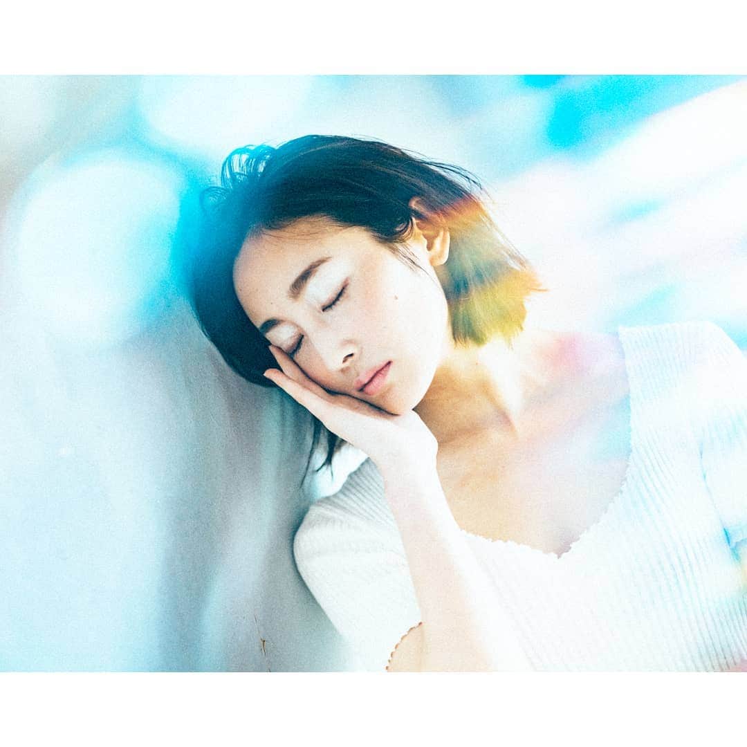 のインスタグラム：「現像する時にガリガリ君食べてたらこんな色味になった。早く夏が来ないかね. . . . Model @yuuki_adachi_ Hair&Makeup @fugee_make_up_salon . . . .」