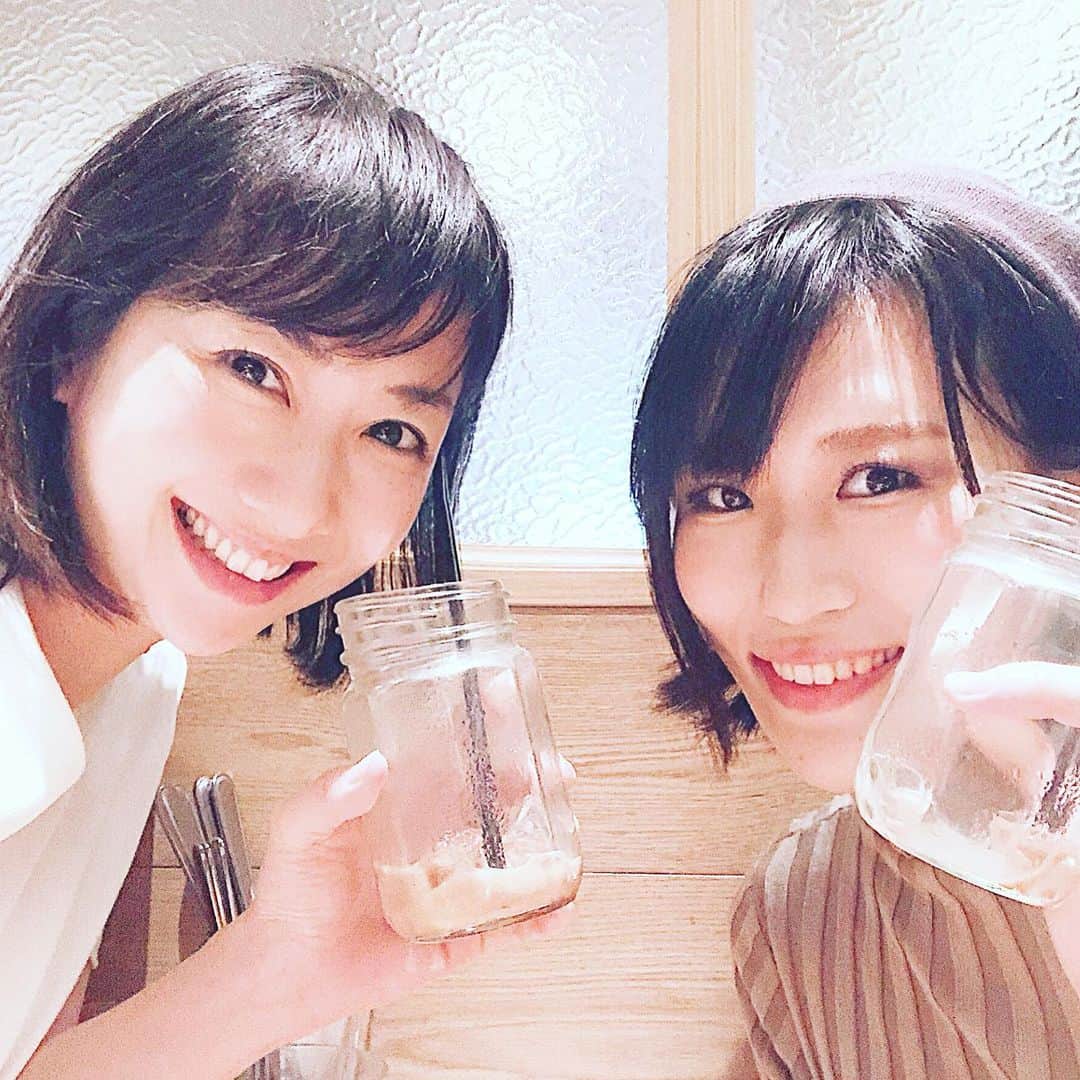のインスタグラム：「☆ 美容・グルメライターのななちゃんと☕️ お互いのスケジュールが合わず 話せたのは1時間だけだったけど 仕事のこと、SNSのこと、プライベートのこと 話したいことがギュっと詰まりました😂 食に関しても仕事にしているので心強い味方です😋 #中山裕子 #柏木菜々」