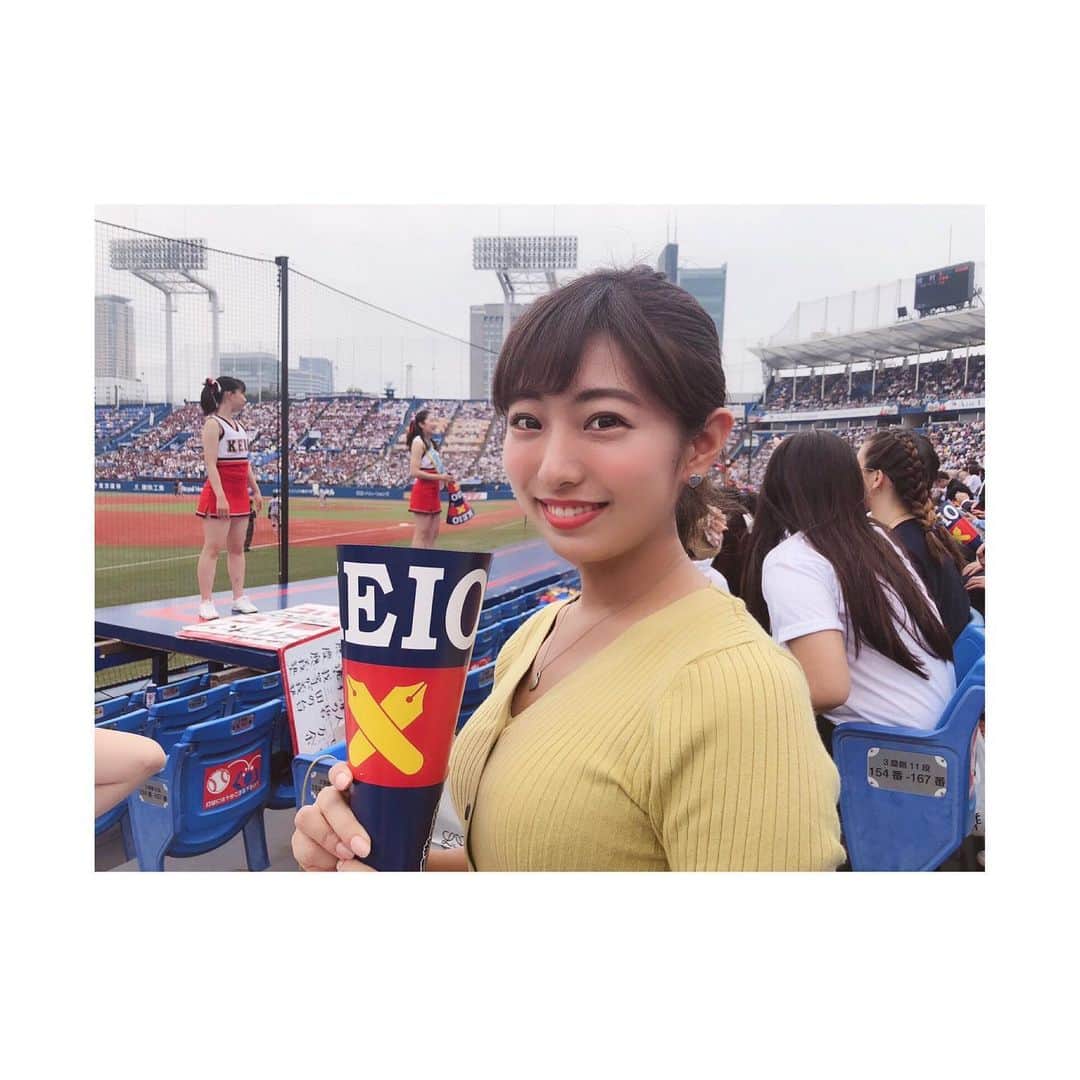 のインスタグラム：「早慶戦⚾︎❤️💙 . やっぱりここが最高の場所。大好きな場所。 大好きな人と過ごす時間が活力になるなあ☺️ 後輩たちの頑張る姿にもとても元気をもらいました💫 今週も頑張りましょう🔥 . 慶應きょうも勝ちますように🐶✨ . #東京六大学野球 #早慶戦 いや、#慶早戦 #母校 #慶應 #早稲田 #チア #メジャレッツ #majorettes  #同期は宝 #懐かしい言葉 #野球 #神宮 #応援 #慶應カラー #ブルーレッドアンドブルー #メガホン #さっちゃん白くて私の黒さが目立つよ。。😿笑」