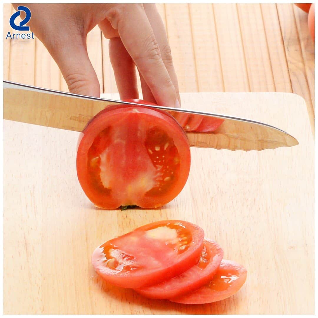 Arnest Inc.さんのインスタグラム写真 - (Arnest Inc.Instagram)「#arnest #arnestinc #smilezakka #knife #cutlery #kitchenknife #breadknife #breadknives #breadcutting #knife #knives #bread #madeinjapan #madeintsubame #japanese #homecooking #vegetables #fruit」6月3日 9時54分 - arnest_japan