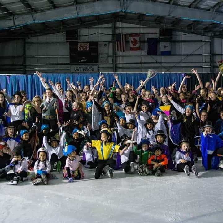 ジョーダン・モエラーのインスタグラム：「It's been an awesome spring show season this year! Thank you so much to the Juneau Skating Club, Southwest Ice Arena, and @wichita_ice_center for having me out for a great set of shows! And thank you again to everyone who made One Skate at a Time possible this year!  #figureskating #springshowseason #osat2019 #travel #ontonewandexcitingthings」
