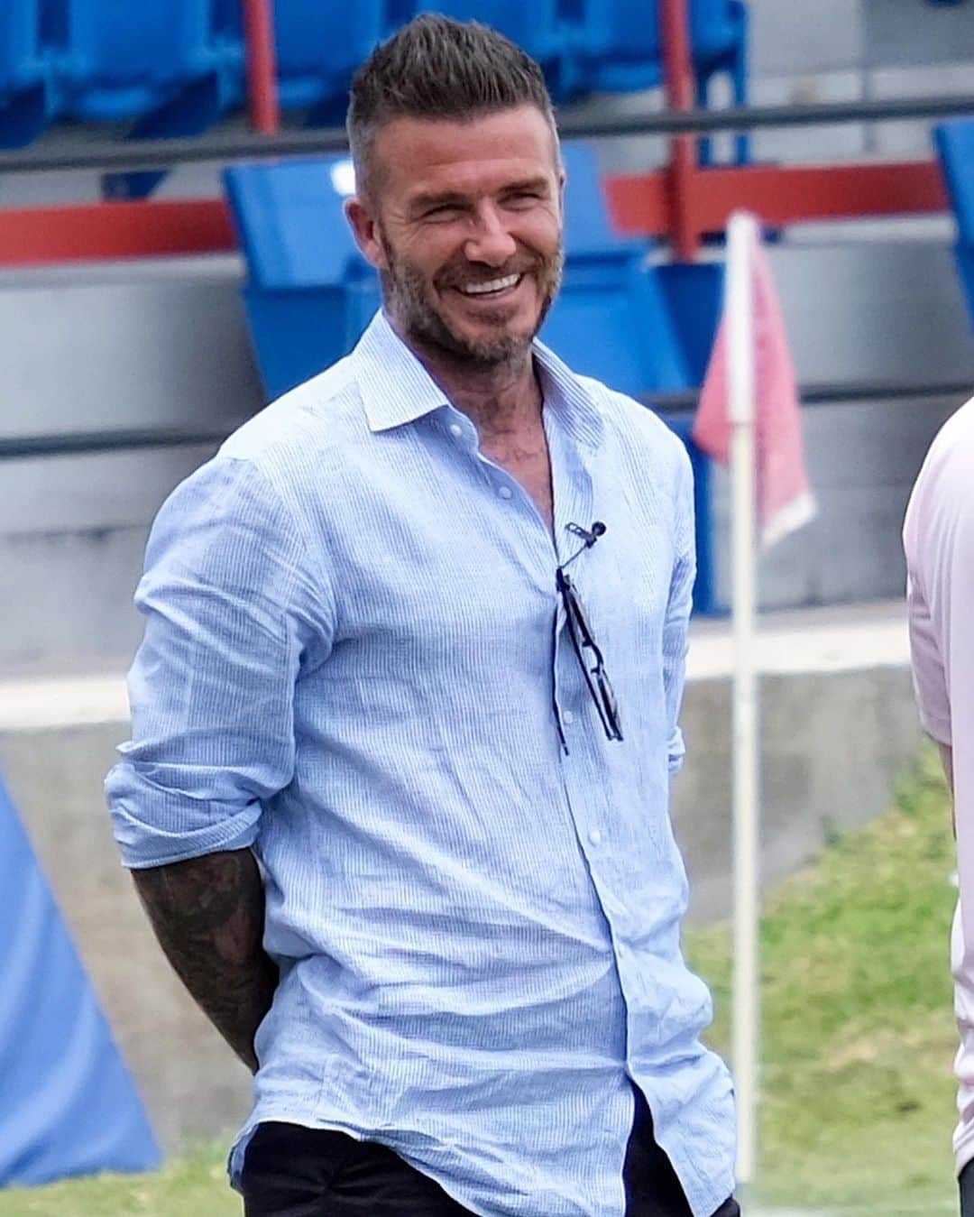 Just Jaredさんのインスタグラム写真 - (Just JaredInstagram)「@davidbeckham is all smiles as he hits the soccer field for Youth Prospect Day! #DavidBeckam  Photo: Backgrid」6月3日 10時50分 - justjared