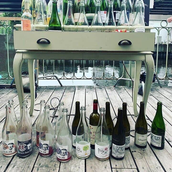 ひぐち君さんのインスタグラム写真 - (ひぐち君Instagram)「10回目から参加させていただいている「LIFE with WINE」。ボクの日本ワインの原点はココで、勝手ながら、なんだか実家みたいな居心地の良さがあります。昨日のvol.14も楽しすぎましたー🍷 #lifewithwine 14 #日本ワインを日常に 🍷 #日本ワイン 🇯🇵 #japanesewine #vinjaponais  #wine #vin #vino #winetime #winelover #instawine #wineexpert  #横浜ボートハウススタジオ  #神奈川新町 #日本のワインを愛する会  #ブルースガットラヴ さん」6月3日 11時18分 - higehiguchi