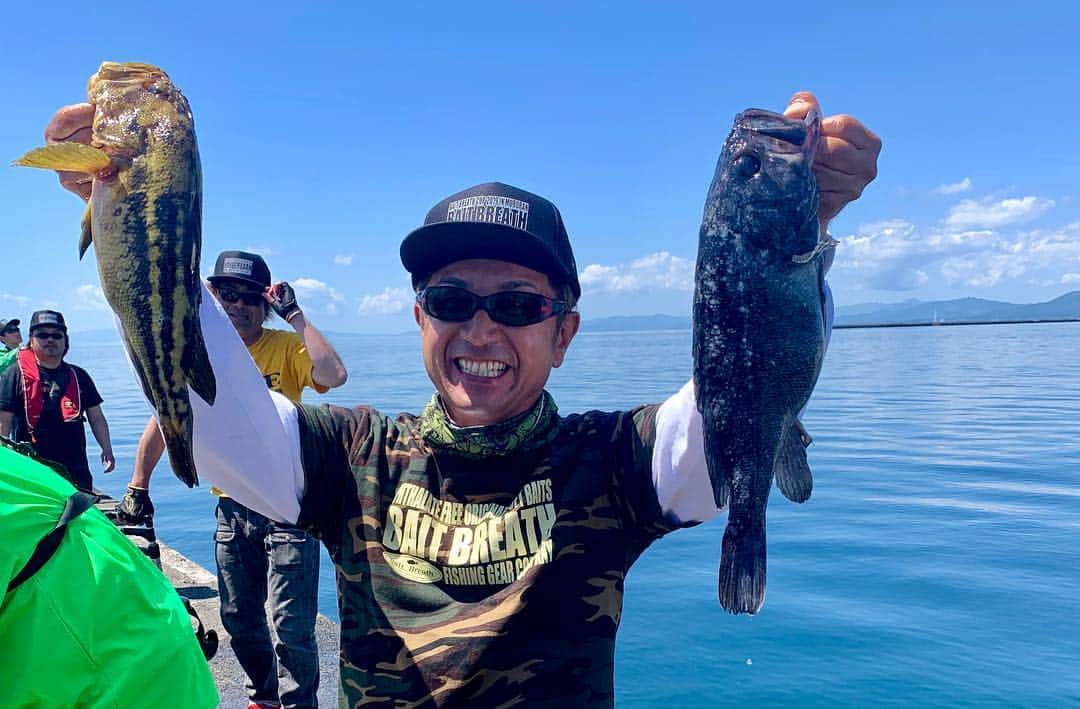 清水盛三さんのインスタグラム写真 - (清水盛三Instagram)「北海道室蘭でベイトブレスカップin室蘭のロックフィッシュトーナメントイベントが無事に終わりました‼️ 総勢約130名のエントリーがあってイベントは大盛況‼️ また機会があれば是非遊びに来たいです😁 参加された皆様、スタッフのみんなお疲れ様でした🎣  #ベイトブレス #baitbreath  #北海道 #hokkaido  #室蘭 #muroran  #ロックフィッシュ #rockfishing  #ちなみにわたくしの順位はTOP10ギリギリの10位でした✌️ #ベタンコカーリー #3in  #1oz #tesasrig  #シナジー #スーパーディトネーター  #ジリオンtw1516xxh  #シューター18lb  #セオライズ3/0」6月3日 11時20分 - morizo_shimizu