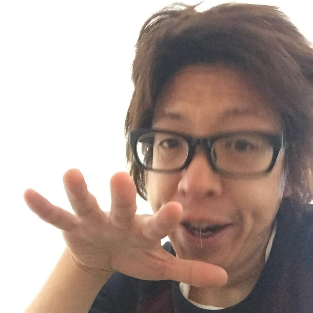 元木敦士さんのインスタグラム写真 - (元木敦士Instagram)「あのさ、木村拓哉さんがCMで着てるリーバイスの服あんじゃん？ あれ全部揃えたんだよね。 Gジャン、Gパン、インナー、 すげーいいよコレ。 ぶっちゃけ☆  #リーバイス」6月3日 11時31分 - moppun0523