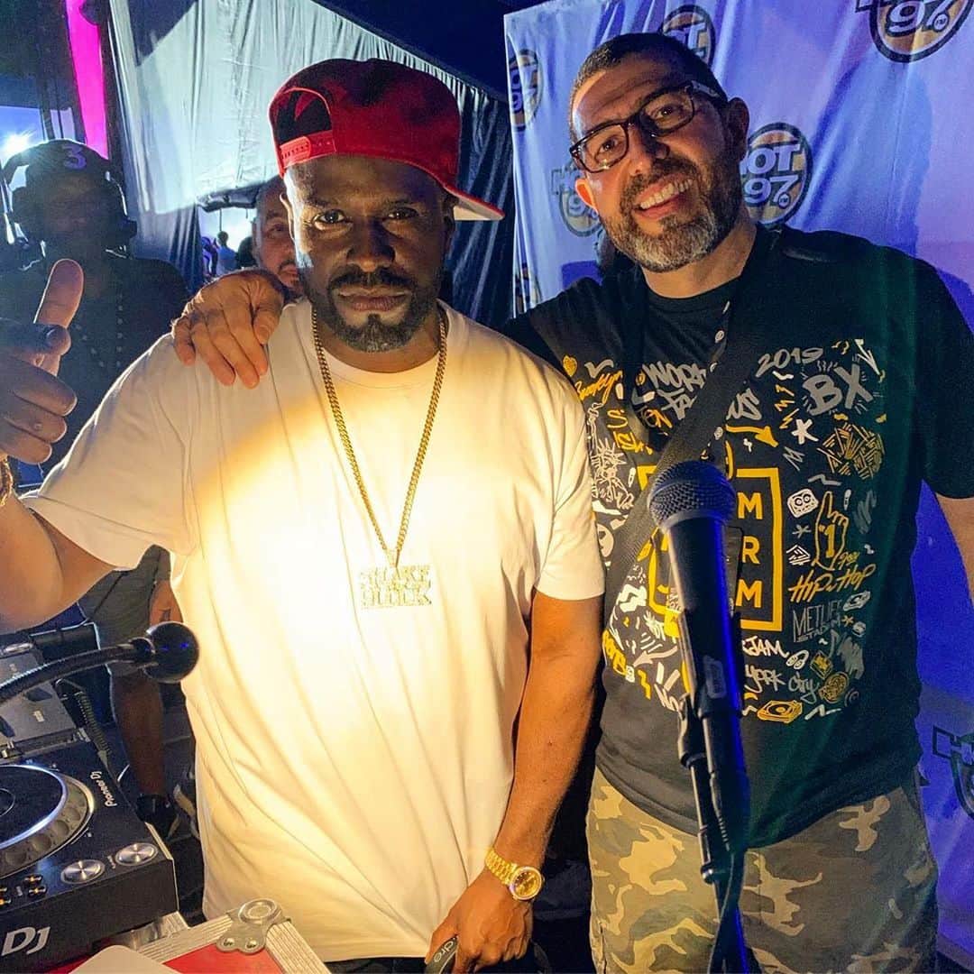 ファンクマスター・フレックスのインスタグラム：「@funkflex x @pioferro !!!!! Just before I lit up that 50,000 at that stadium!!! @litdigitaldjs !!!!」