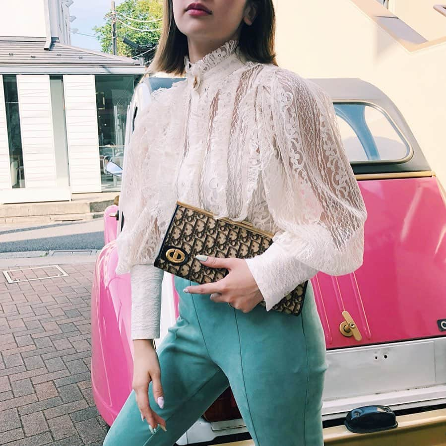 vintage Qooさんのインスタグラム写真 - (vintage QooInstagram)「@vintageqoo QOO APPAREL 【レースフリルブラウス】 9,800円 【Dior trotter clutch bag】 29,800円 . ❤︎Vintage Qoo Tokyo OMOTESANDO❤︎ Address : Cinnamon Oak 1F 4-11-15 Jingu-mae Shibuya TOKYO JAPAN 150-0001 Business hour : 12:00〜19:00 . ❤︎Vintage Qoo Tokyo Laforet❤︎ Address : Laforet B0.5F 1-11-6 Jingu-mae Shibuya TOKYO JAPAN 150-0001 Business hour : 11:00〜21:00 . #qootokyo #新qoo」6月3日 11時40分 - vintageqoo