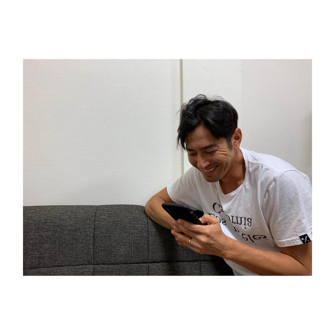 肥野竜也さんのインスタグラム写真 - (肥野竜也Instagram)「【苦労してます】 ⁑ 新しい事をやろうとするのは大事 だか… 気がおかしくなりそう〜😭 近日公開します😋👍✨ 妻に盗撮されてましたw ⁑ #肥野LIFE #動画編集作業」6月3日 22時39分 - tatsuya_hino