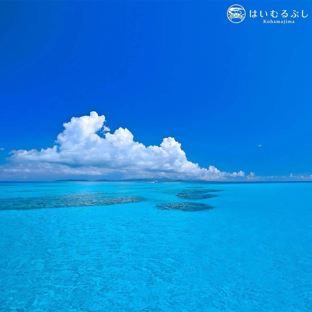 HAIMURUBUSHI はいむるぶしさんのインスタグラム写真 - (HAIMURUBUSHI はいむるぶしInstagram)「青い水平線から湧き立つ入道雲。沖縄・八重山の青い夏を体感しにお越しください。#沖縄 #八重山諸島 #サンゴ #海 #入道雲 #夏 #小浜島 #はいむるぶし #japan #okinawa #yaeyamaislands #coral #bluesea #kohamaisland #beachresort #haimurubushi @minefuyu_yamashita」6月3日 21時25分 - haimurubushi_resorts