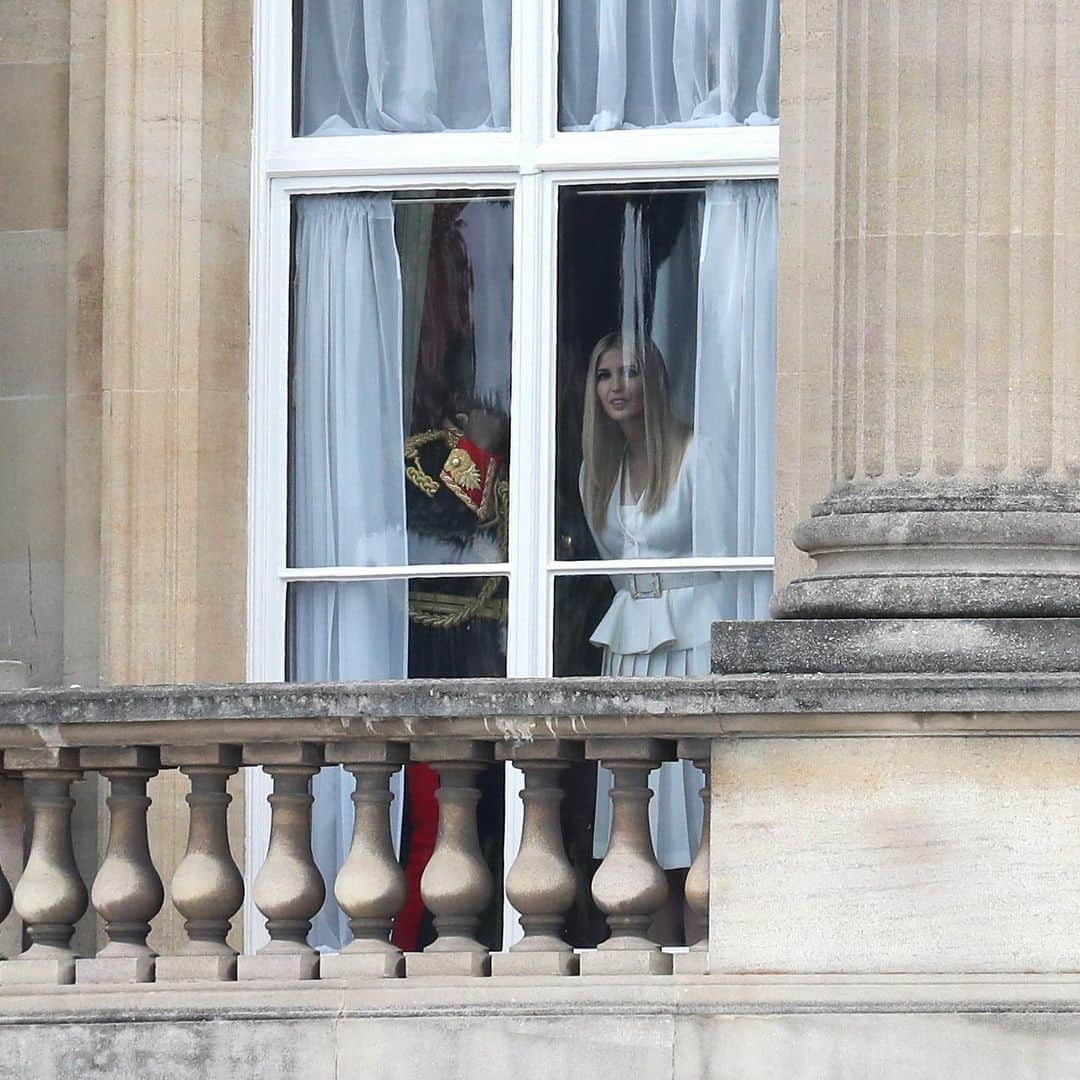 NBC Newsさんのインスタグラム写真 - (NBC NewsInstagram)「#IvankaTrump looks out of the window at #BuckinghamPalace during President #Trump and the First Lady’s 3-day state visit. . 📷 Chris Jackson / @gettyimages」6月3日 21時18分 - nbcnews