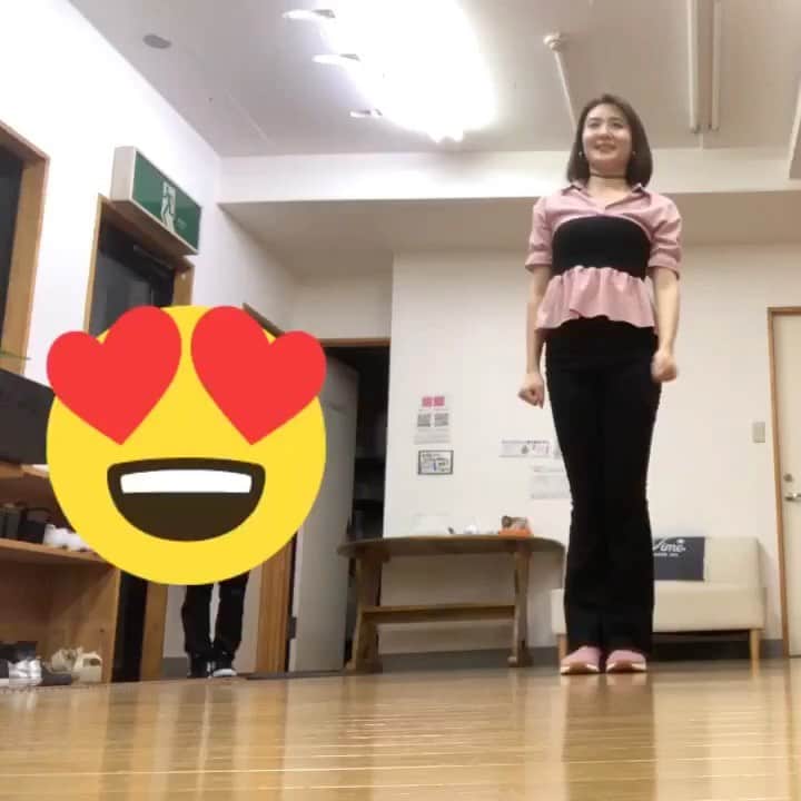 依東杏奈のインスタグラム：「あいこちゃんとダンスしてきたFancyたのしかったな〜🐼💓💓 全力ONLYバージョン😆🎵笑  みてね💓💓💓 #twice #twicelove #fancy #ダンス #ダンス動画 #dance #大好き #jyp」