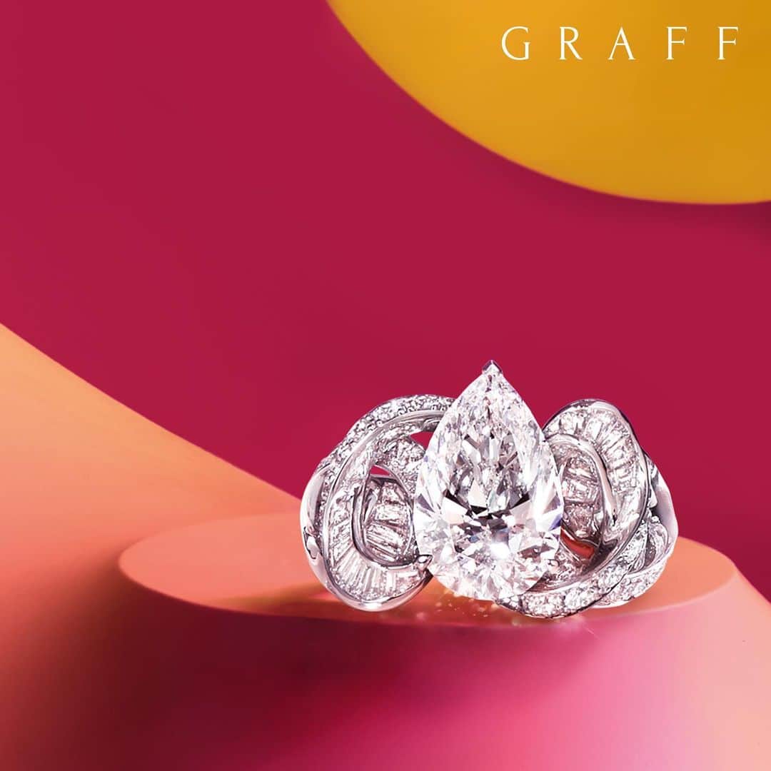 Graffさんのインスタグラム写真 - (GraffInstagram)「Ahead of the curve • Inspired by Twombly 5 carat pear shape diamond ring, 9cts #graffdiamonds #highjewelry」6月3日 21時45分 - graff
