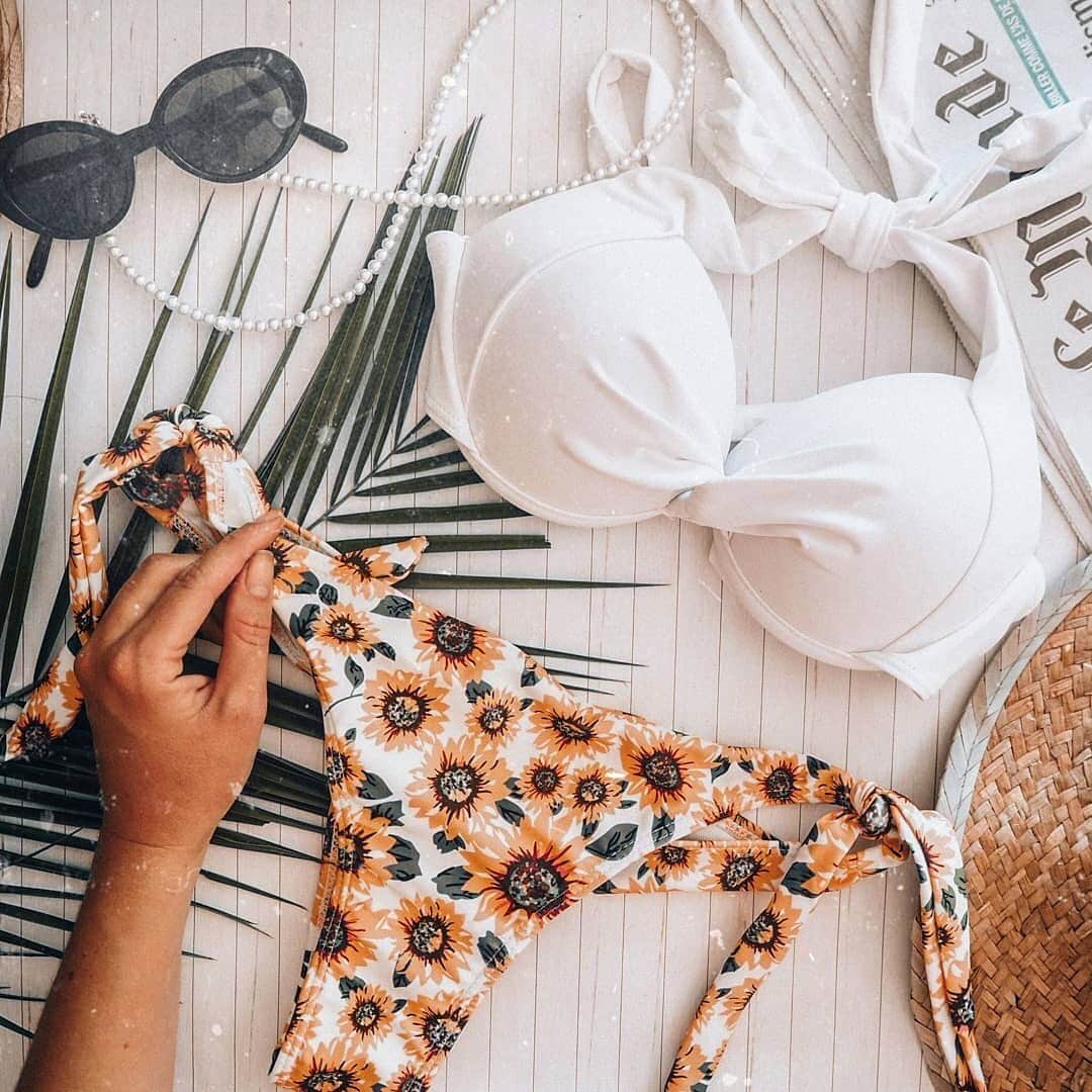 SHEINさんのインスタグラム写真 - (SHEINInstagram)「@sweetestkateintown Showing us her new favorite summer bikini.🌻🌻🌻 🔍Search:677825 🔗Link in bio. #SHEIN#SHEINstyle #OOTD #SHEINOOTD #SHEINss2019 #bikini #sunflowers」6月3日 22時08分 - sheinofficial