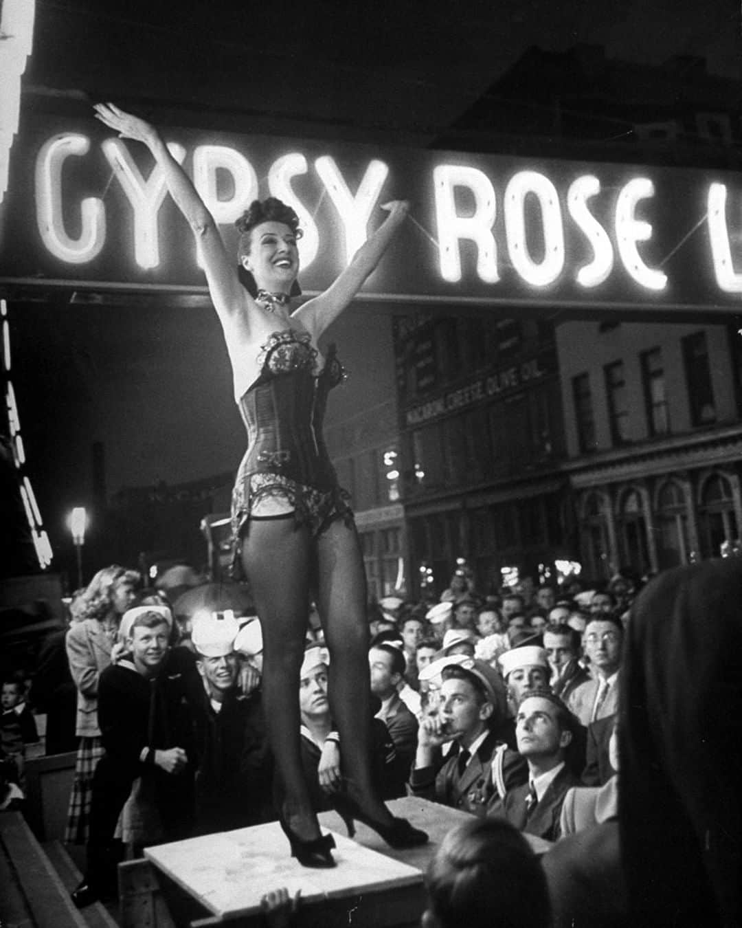 lifeさんのインスタグラム写真 - (lifeInstagram)「70 years ago this week, from the June 6, 1949 feature: "GYPSY JOINS THE CARNY." According to LIFE: " "I'm probably the highest paid outdoor entertainer since Cleopatra," announced Gypsy Rose Lee recently, "and I don't have to stand for some of the stuff she had to." Confidently taking her place among history's great ladies, Gypsy has for the first time in her life gone outdoors professionally. At Memphis, Tenn. last month she began a six-months' tour with the world's largest carnival, The Royal American Shows. For a minimum guarantee of $10,000 a week, plus a fat percentage of gross above that, Gypsy will do her celebrated strip tease on the "carny" route all across the country to Saskatoon, Saskatchewan." The image featured here opened the story. (George Skadding—The LIFE Picture Collection/Getty Images) #thisweekinLIFE #GypsyRoseLee #LIFElegends」6月3日 22時07分 - life
