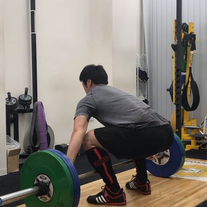 反町幸介のインスタグラム：「昨日はGS PerformanceでのO-Liftセミナーに参加してきました！ . 重たいのを挙げたいのか、 身体能力向上に繋げたいのか . 同じようで、やっぱり目指すフォームは違うんだな🤔 . 本当にお得すぎるセミナーでした！ #strengthandconditioning #strengthtraining #weighttraining #training #workout #weightlifting #olympiclifting #clean #snatch #gym #ウエイトトレーニング #トレーニング #ウエイトリフティング #クリーン #スナッチ #トレーニングジム #外苑前」