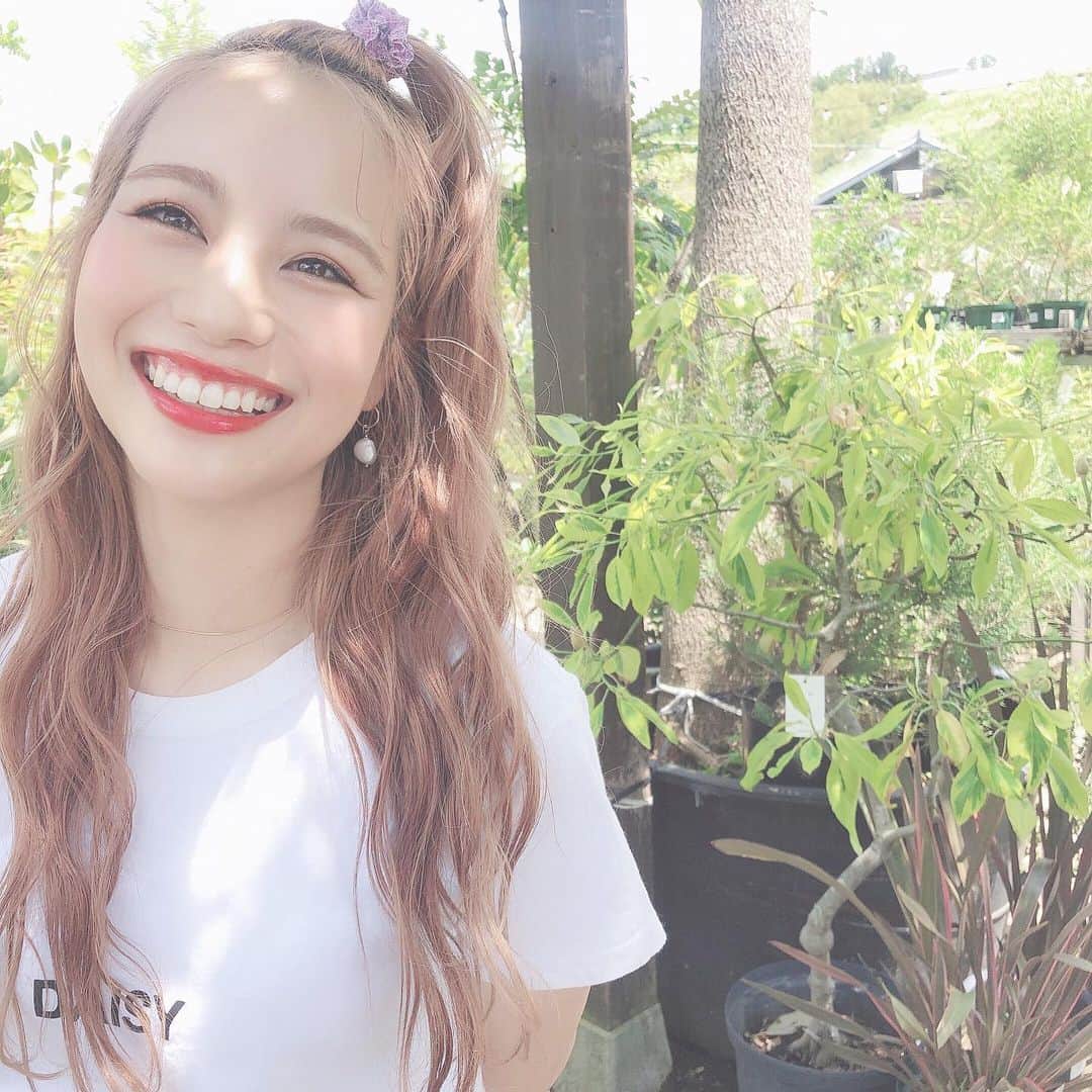 のインスタグラム：「ㅤㅤㅤㅤㅤㅤㅤㅤㅤㅤㅤㅤㅤ 今日は26歳の誕生日でした🎂 昔想像してた26歳の自分とはかなりかけ離れてるけど 今の人生を選んでよかった☺️💓 ㅤㅤㅤㅤㅤㅤㅤㅤㅤㅤㅤㅤㅤ 12時が過ぎてから今日1日沢山のメッセージ頂いて 本当に本当に幸せな1日を過ごせたよ🥺❤️ みんな心からありがとう😭 みんなからもらった優しさを返せるよう 私も頑張る☺💪💪💪 ㅤㅤㅤㅤㅤㅤㅤㅤㅤㅤㅤㅤㅤ 25歳は今までの人生で一番早くて 26歳はきっともっと早いと思うから やっぱり毎日を大切に過ごしたいね🥰 それとやっぱりいつもそばに居てくれる人たちを 大切にしたい🧡 ㅤㅤㅤㅤㅤㅤㅤㅤㅤㅤㅤㅤㅤ メッセージ沢山もらって 今年こそみんなに会える機会を作りたいと思った🤭 いつもありがとうを直接伝えたいよー😭💕 こんな温かい気持ちにしてくれてみんなありがとう💘 ㅤㅤㅤㅤㅤㅤㅤㅤㅤㅤㅤㅤㅤ 最後にふみ、いつもありがとう！ だけじゃ足りないけど本当にそれ以上がわからん！ いつもありがとう❤️大好きです😘 ㅤㅤㅤㅤㅤㅤㅤㅤㅤㅤㅤㅤㅤ #happybirthday #誕生日 #6月3日 #ムーミンの日 #26歳 #ありがとう」