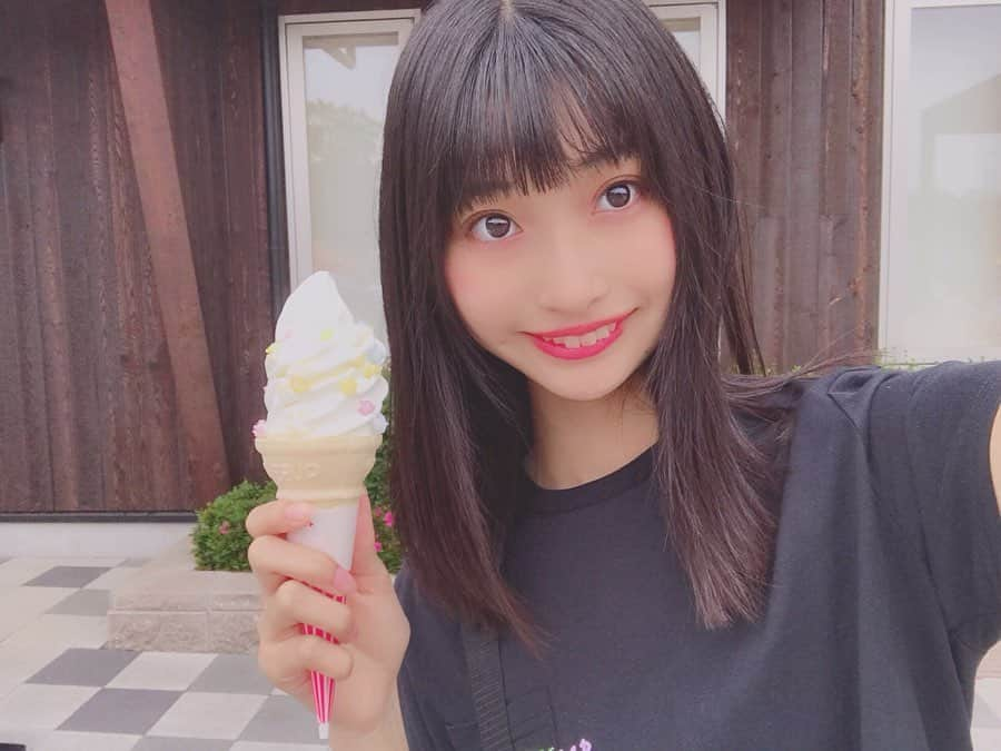 本島莉々果さんのインスタグラム写真 - (本島莉々果Instagram)「⭐🍦⭐ ⋆⑅ ⋆⑅ ⋆⑅ ⭐星ソフト🍦 ⋆⑅ 大好きな金平糖が散りばめられたソフトクリーム🍦 久しぶりにソフトクリーム食べたな〜🥺 ⋆⑅ ⋆⑅ #三島スカイウォーク #mishimaskywalk #三島 #mishima  #星ソフト #ソフトクリーム #こんぺいとう #金平糖 #⭐ #🍦 #三島グルメ」6月3日 22時25分 - motoshimaririka