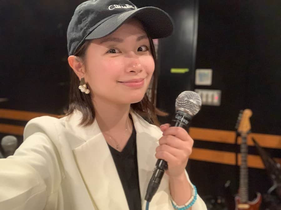 のインスタグラム：「盛りだくさんなので、6月スケジュールをまとめます🗓✨ ・ ・ 6月 ・9日(日)🎵 『street rugby』 @スカイツリー 4Fスカイアリーナ 体験会 10:00〜16:00 寺田のミニライブ 11:45〜12:00.13:00〜13:15 ・ ・12日(水)〜16(日)🎭 『推定恋愛+』 @天現寺 多聞ホール https://passmarket.yahoo.co.jp/event/show/detail/01f2fh105uxx4.html ・ ・22日(土)🎵 『rugby music junction vol.2』 @原宿クロコダイル OP18:00/ST19:00 https://www.carnavacation.com/schedule ・ 🎵→歌手、🎭→女優 ・ いやー！ 本当に盛りだくさん！！ ・ ・ 6月はたんまり、みなさんの前に姿を見せたいと思っておりまする🤤✨ ・ ・ なので、会いに来てください🤤✨ ・ ・ 私はね、小難しいことはしたくないの 感性の押し付けもしたくない だからいつも『誰もが楽しめるエンターテイメント』を心がけてステージに立ってます ・ ・ だから歌手としての私も、 女優としての私も。 絶対に楽しんでもらえるものなので、初めての方も安心してお越しください🤤✨ ・ ・ ってことで、昨日は22日のライブのためのリハをしてきたよ🤤✨ ・ ・ 今回はバンドでお届けしますよ！ やっぱりライブはバンドだな🤤✨ 最高になるで🤤✨ ・ ・ #2019 #6月  #live #ライブ #舞台 #会いにきてね #chateaubriand  #寺田有希 #teradayuki」