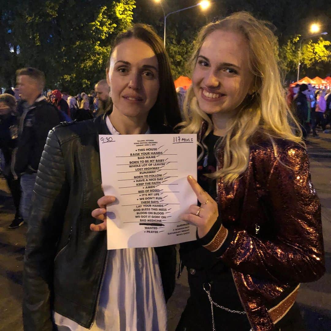 Bon Joviさんのインスタグラム写真 - (Bon JoviInstagram)「Tallinn! Thanks for rocking out with us last night. Who was there??」6月3日 13時51分 - bonjovi