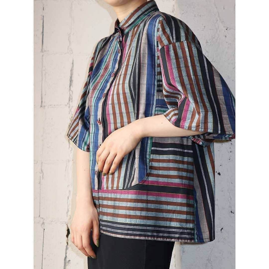吉祥寺 古着屋 Orfeoのインスタグラム：「Vintage Stripe Shirt  #Orfeo #Kichijoji #Tokyo #vintage #used #fashion #coodinate #outfits  掲載商品のお問い合わせはメールにて承っております。コメント、DMでのお問い合わせは受け付けておりませんのでご了承ください。」