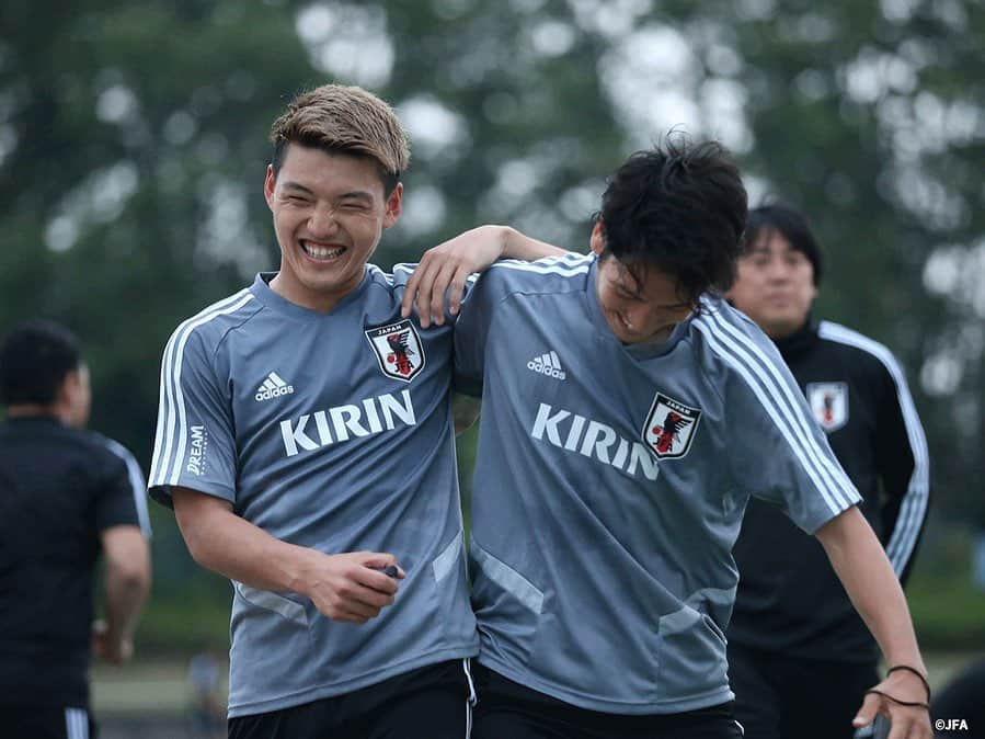 日本サッカー協会さんのインスタグラム写真 - (日本サッカー協会Instagram)「【📸日本代表 Team Cam】6/2(日)、#SAMURAIBLUE はキリンチャレンジカップ2019（6/5＠愛知、6/9＠宮城）に向けて、豊田市内でトレーニングを開始しました。 ・ #daihyo #キリチャレの日 ―――――――――――――――――― キリンチャレンジカップ2019 🆚トリニダード・トバゴ代表 📅6/5(水)19:30KO 📍愛知／豊田スタジアム 📺フジテレビ系列で生中継 ・ 🆚エルサルバドル代表 📅6/9(日)19:00KO 📍宮城／ひとめぼれスタジアム宮城 📺TBS系列で生中継 ・ 👉大会情報はJFA.jpへ ――――――――――――――――――」6月3日 14時31分 - japanfootballassociation