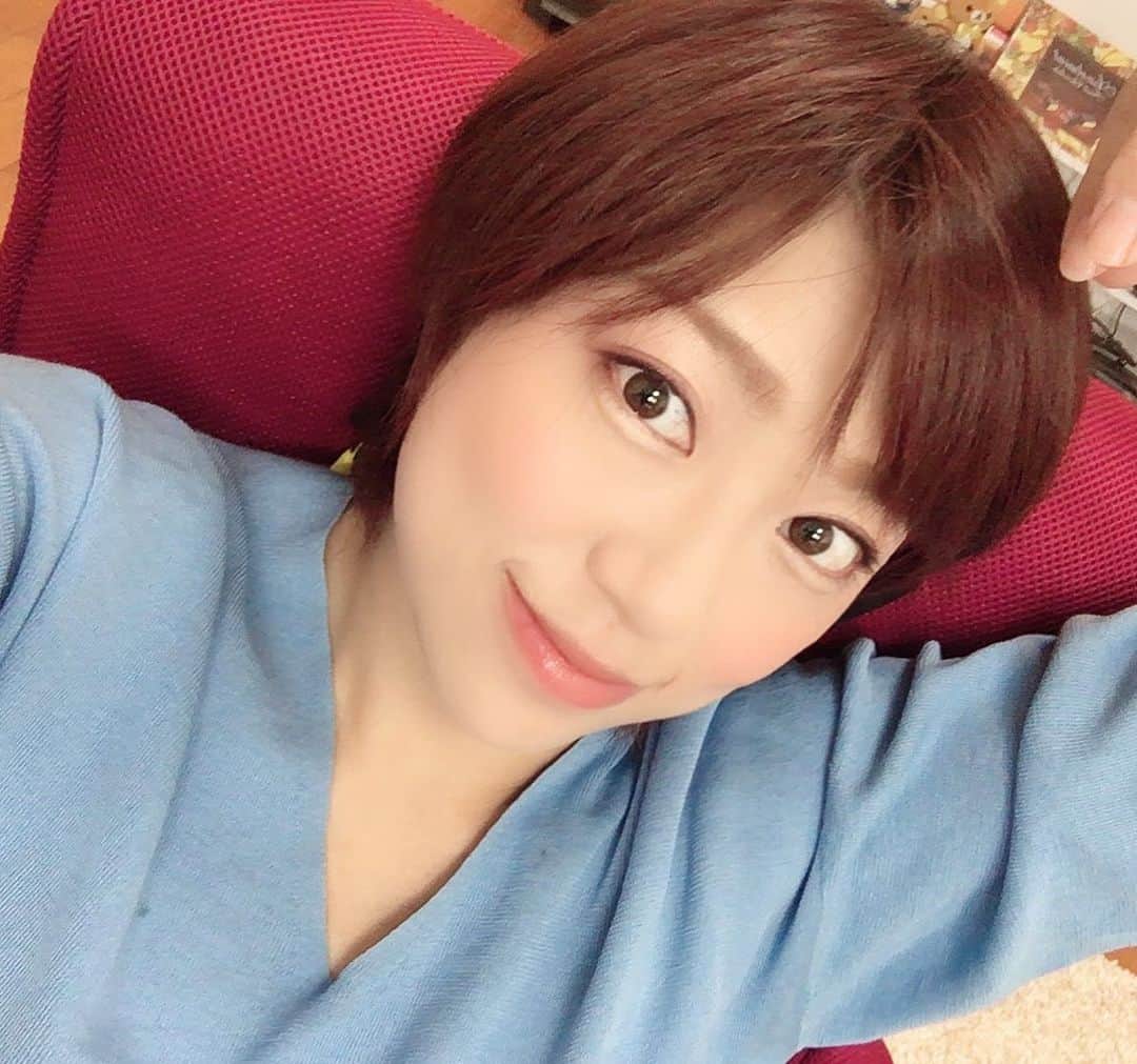 高瀬みゆきのインスタグラム：「どうもプロレスラーの高瀬みゆきです。 画面の中では乙女になれます。 しかし現実はこう(3枚目)  It's a weak girl on the screen. But in the real...(3rd)  #高瀬みゆき #プロレスラー #アクトレスガールズ」