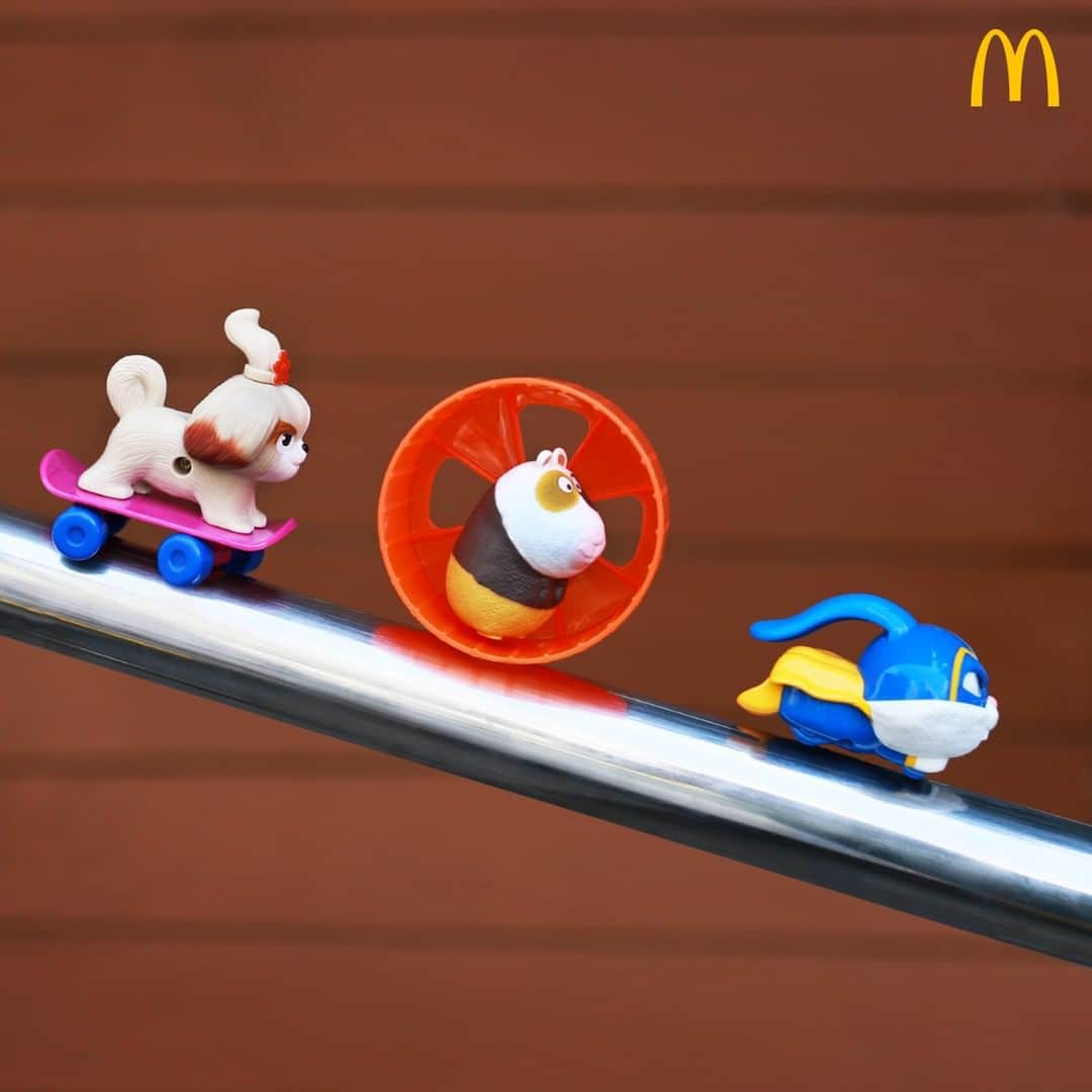 McDonald's Philippinesのインスタグラム：「You’ll have a wheel-y good time with our new The Secret Life of Pets 2 toys! Collect them all with every Happy Meal.」