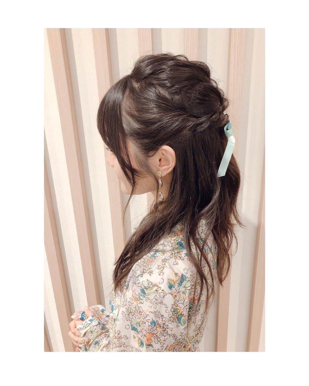 小倉唯さんのインスタグラム写真 - (小倉唯Instagram)「ハーフアップアレンジ🎗  #ヘアアレンジ #髪型 #ハーフアップ  #hairarrange」6月3日 15時09分 - yui_ogura_official