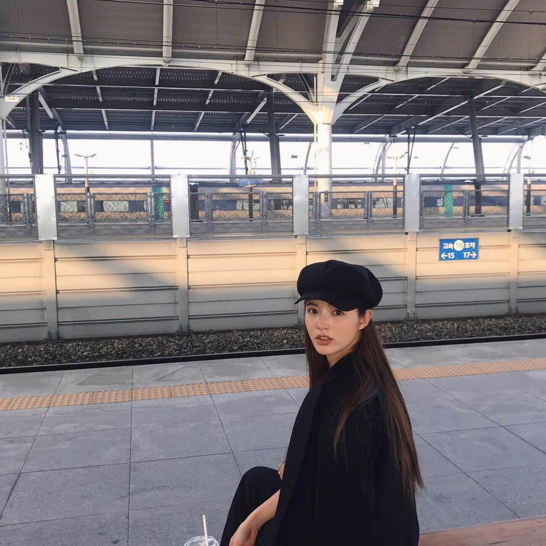 ユ・スンオクさんのインスタグラム写真 - (ユ・スンオクInstagram)「슈웅 #🚆」6月3日 15時08分 - seungok_yu