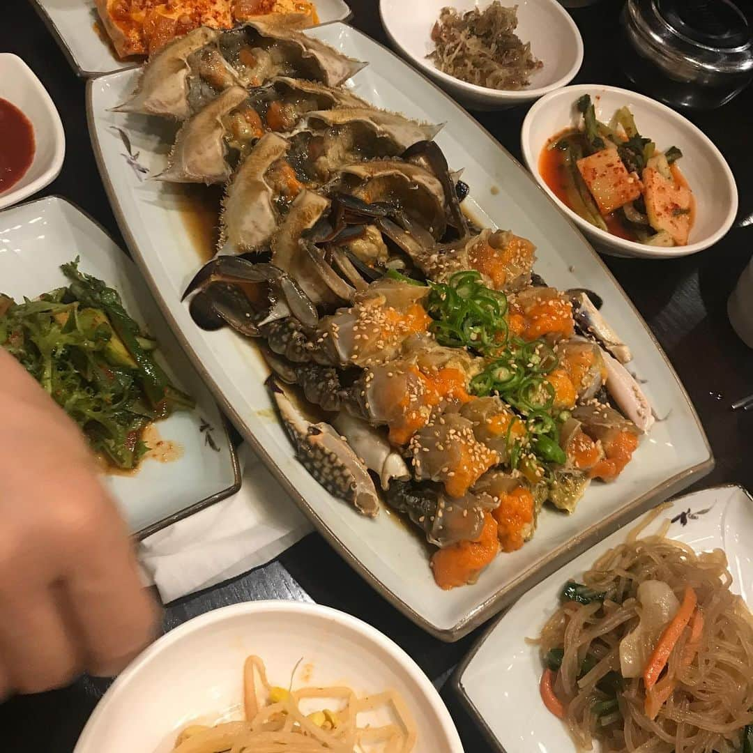 安蘭けいさんのインスタグラム写真 - (安蘭けいInstagram)「韓国での戦利…食？？😆 あ〜もうあの味たちが恋しい😢❤️ #サムギョプサル #あわびがゆトリュフ入り #カンジャンケジャン #ヤンニョンケジャン #ケジャン玉子のっけ丼 #あわびがゆ  #餃子 #マンゴーパッピンス #海鮮トッポギ #海鮮チヂミ」6月3日 15時32分 - toko_aran