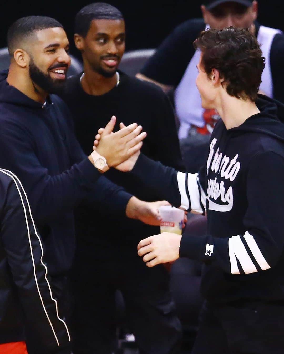 Just Jaredさんのインスタグラム写真 - (Just JaredInstagram)「Toronto-natives @champagnepapi & @shawnmendes cheer on the Raptors at the NBA Finals! #Drake #ShawnMendes Photos: Getty」6月3日 15時49分 - justjared